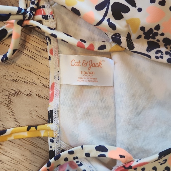 6/6x Swimsuit - Picture 2 of 4